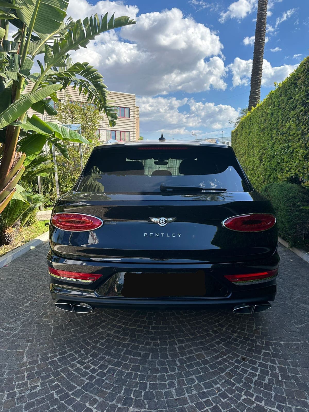 Bentley Bentayga EWB view 2