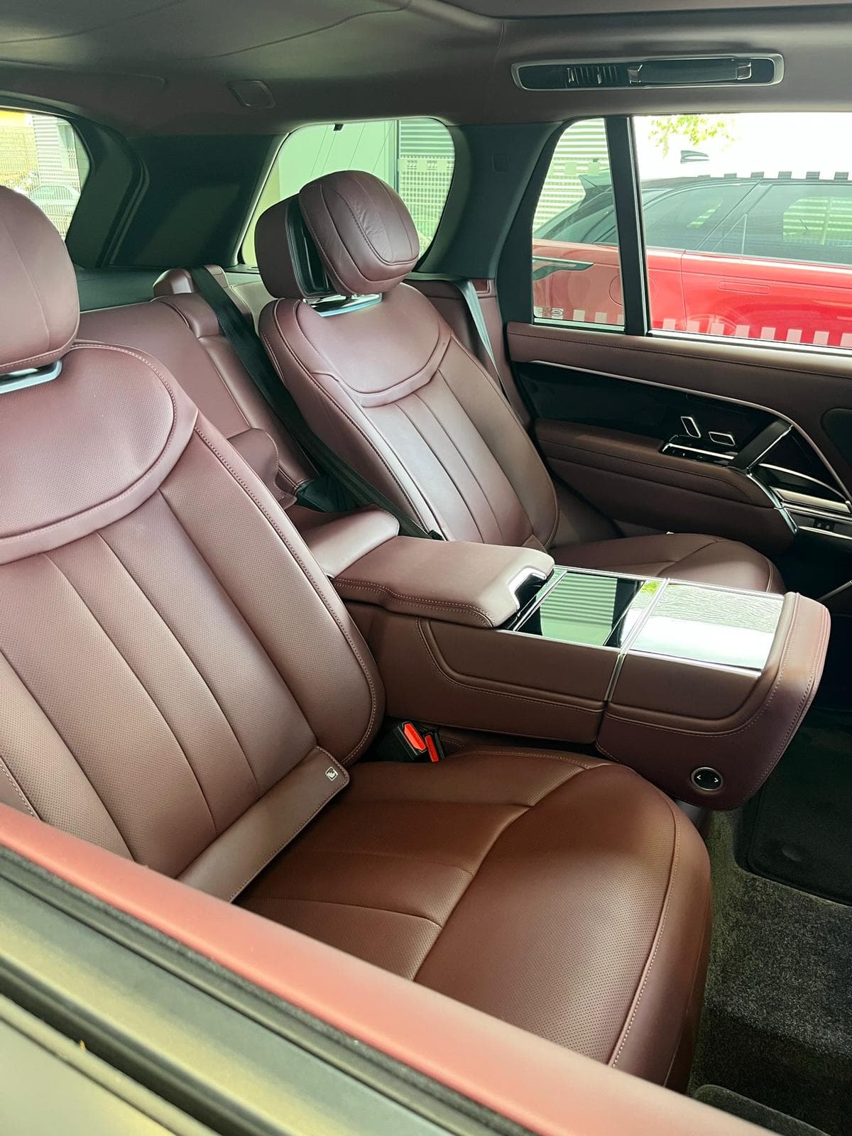 Range Rover Autobiography view 2