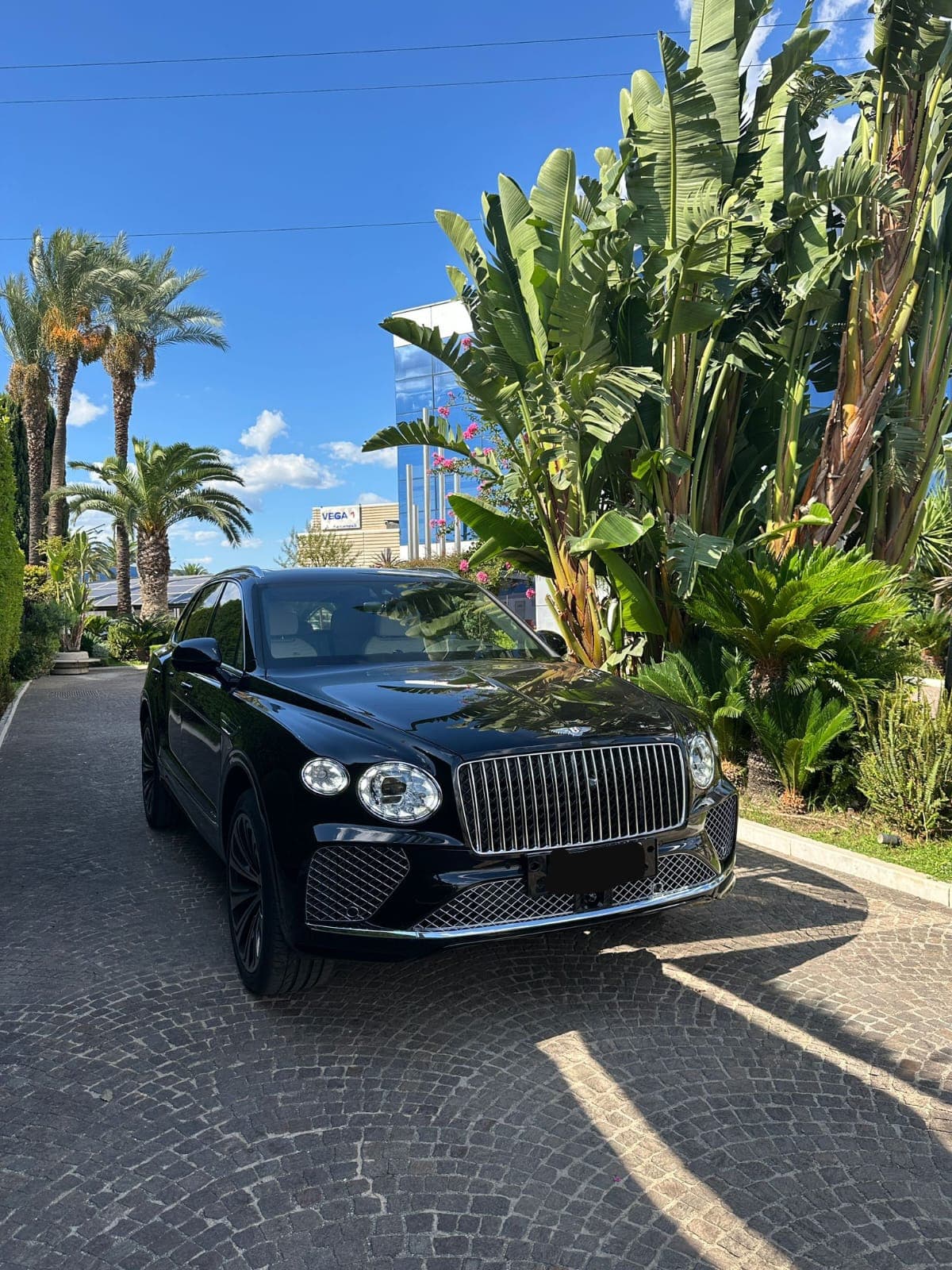 Bentley Bentayga Extended | FFGR Monaco luxury family chauffeur