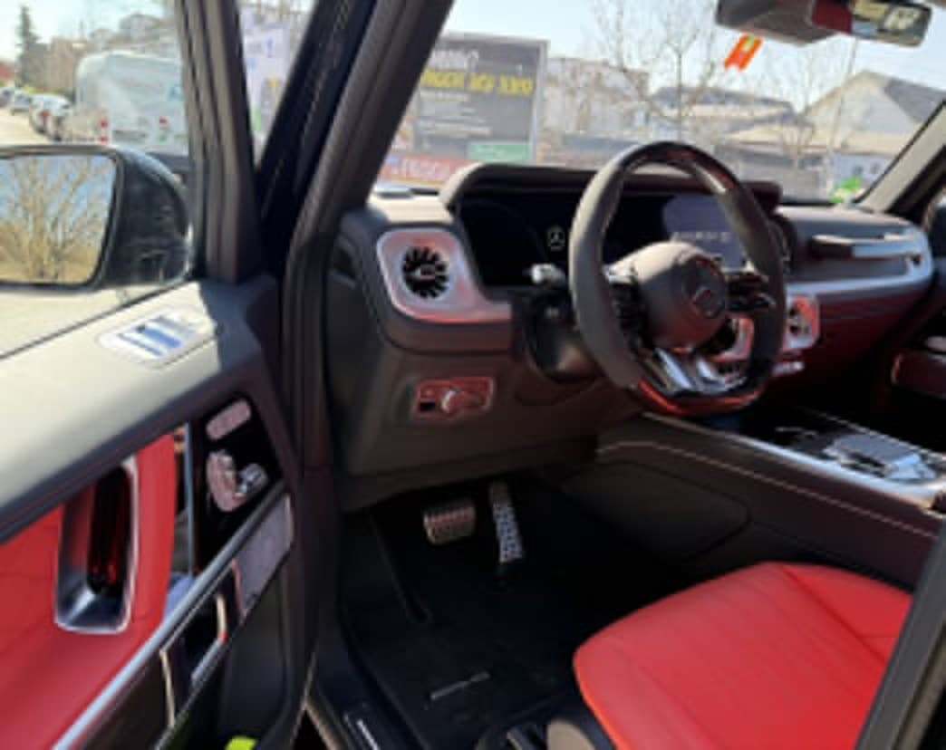 Mercedes-AMG G 63: 9
