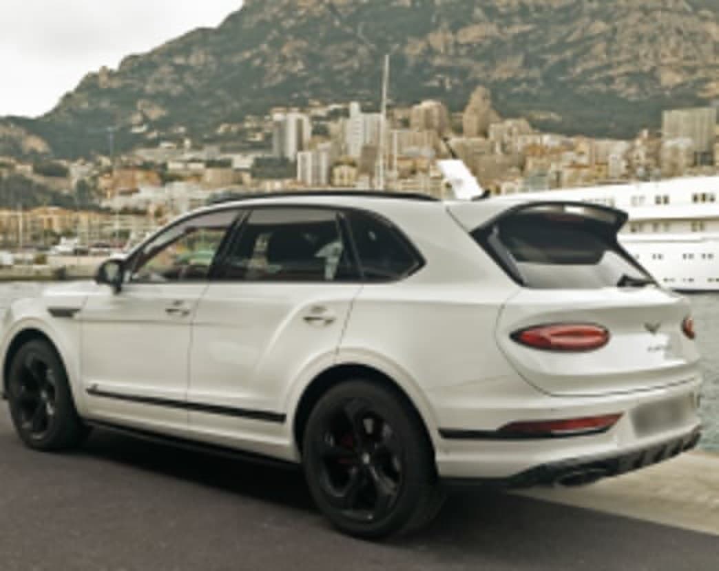 Bentley Bentayga EWB: 5