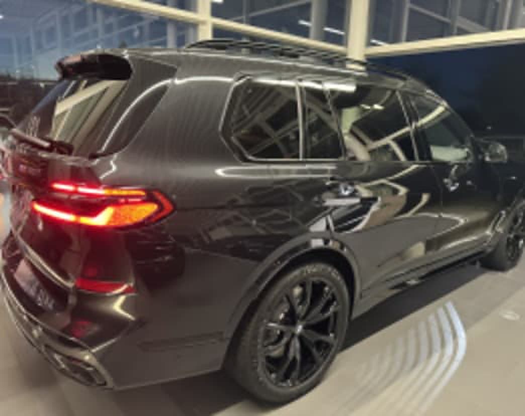 BMW X7 M60i: vue 1