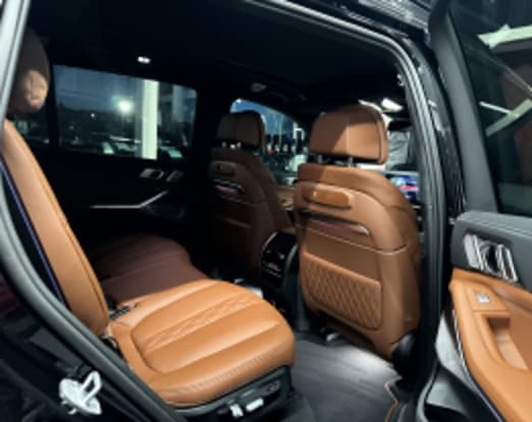 BMW X7 M60i: vue 2