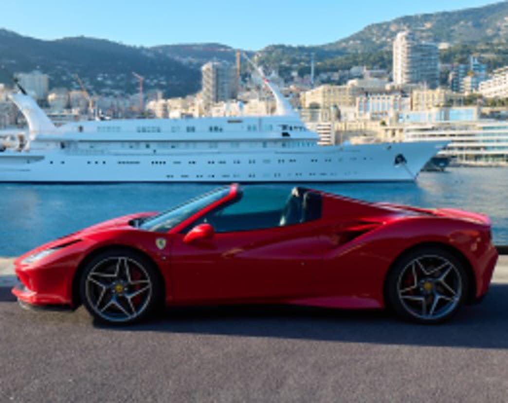 Ferrari F8 Spider: 4