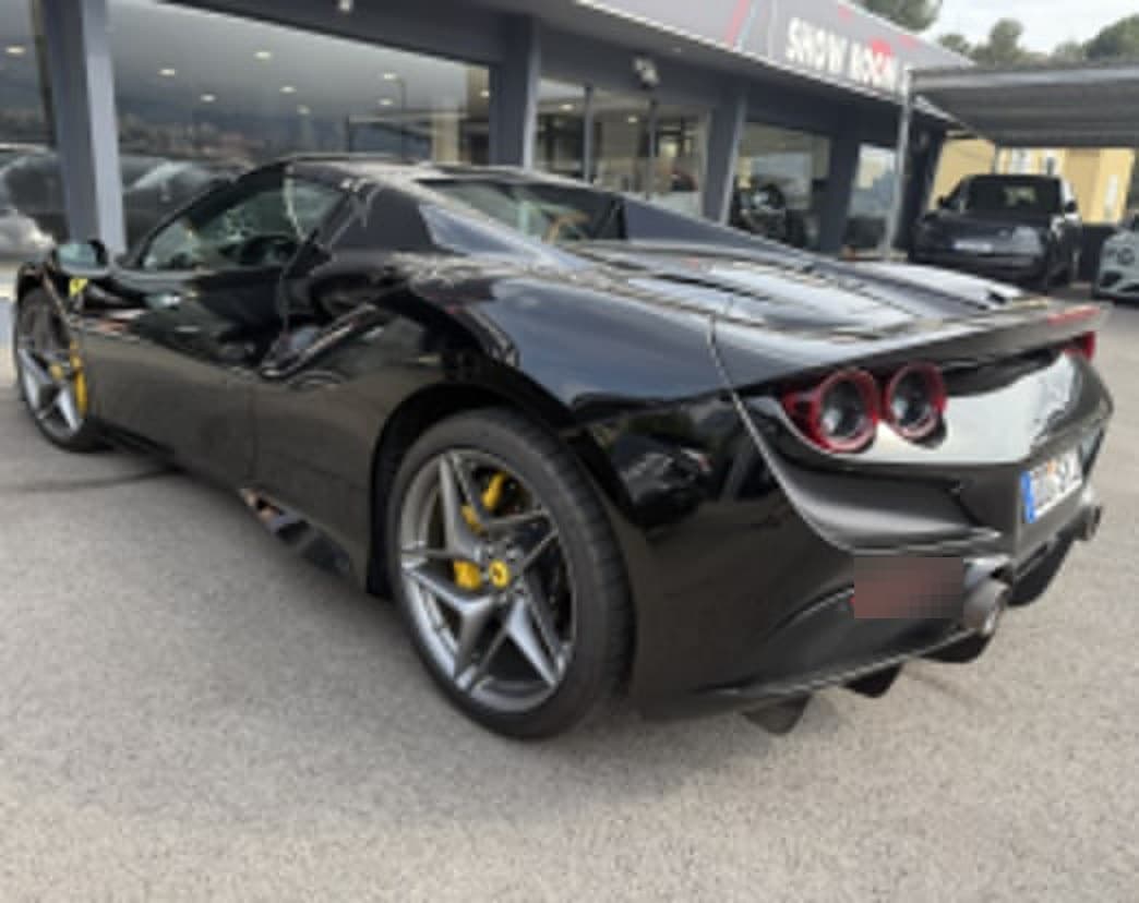 Ferrari F8 Spider: 8
