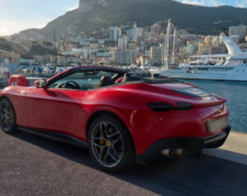 Ferrari Roma Spider: vue 1