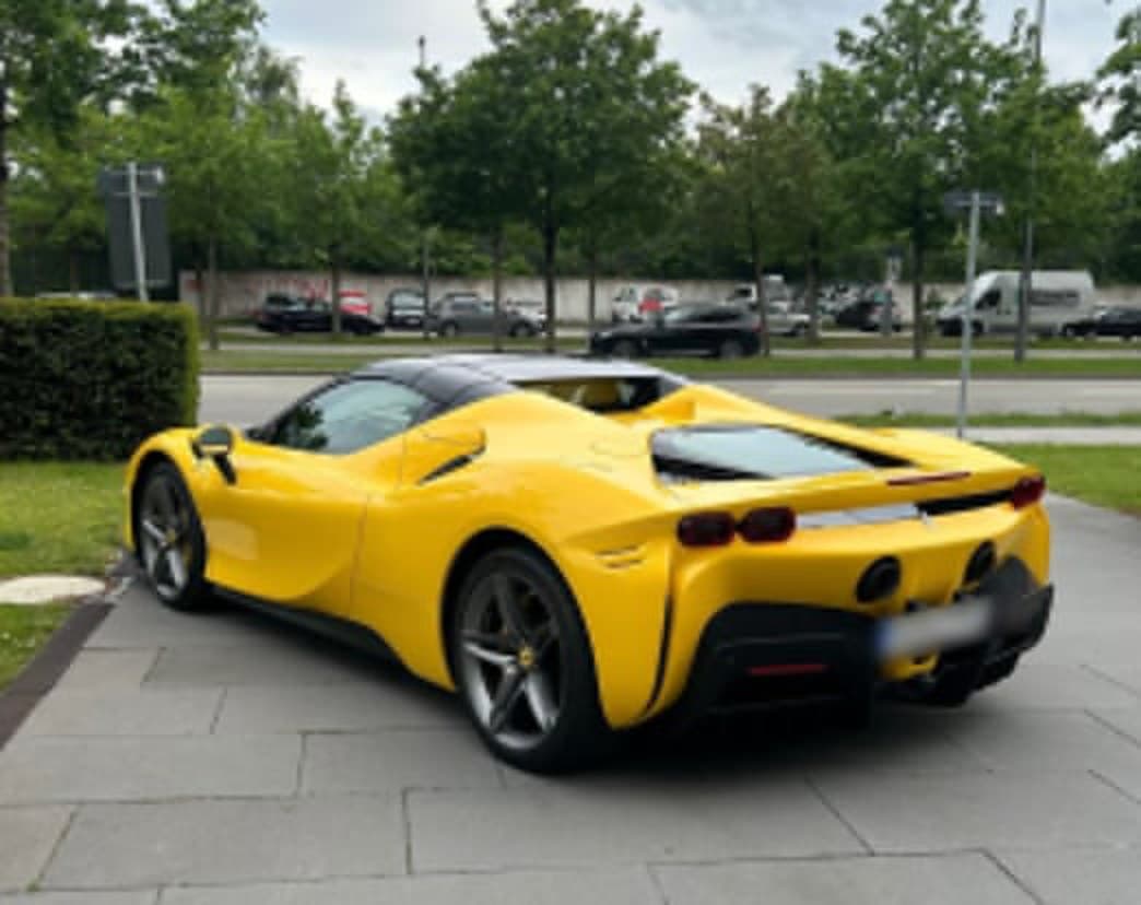 Ferrari SF90 Spider: vue 1