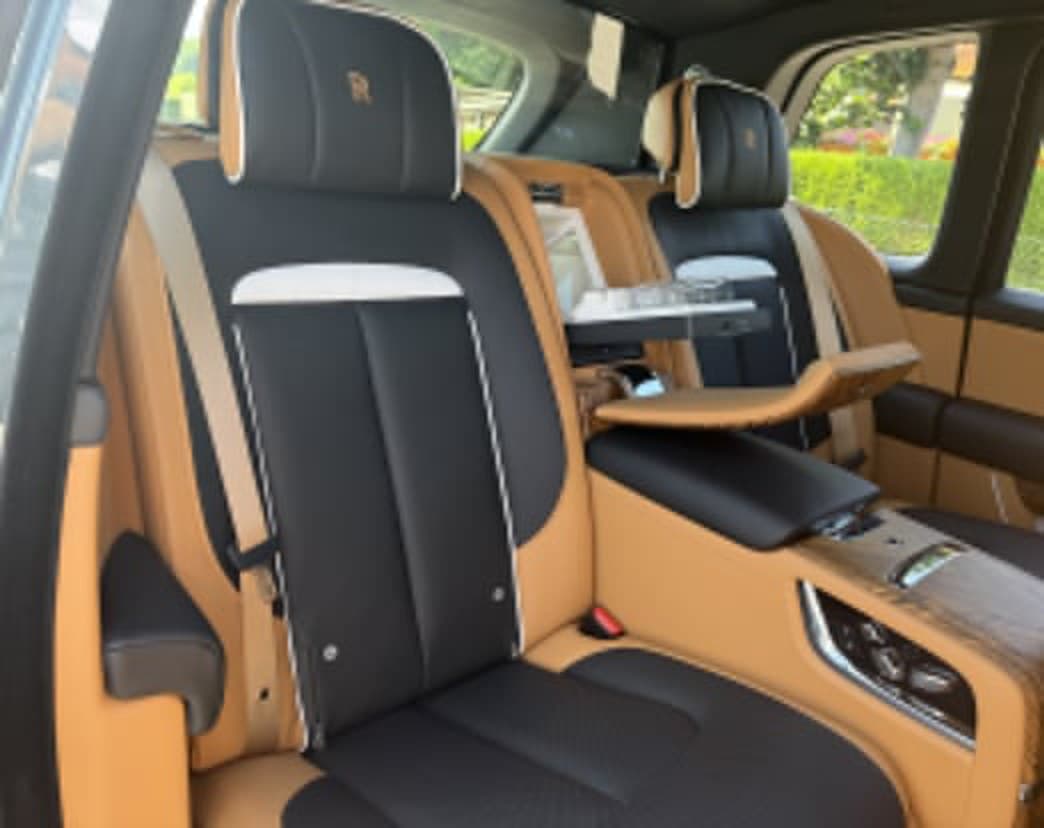 Rolls-Royce Cullinan Series II: 5