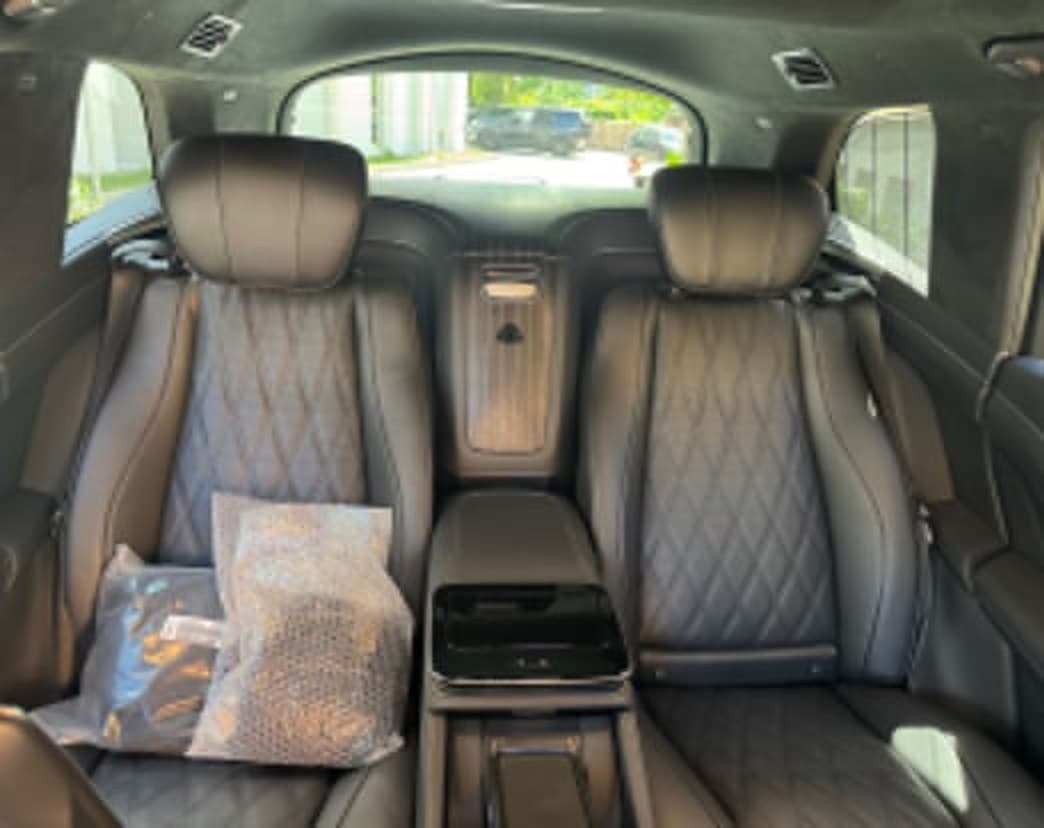 Mercedes-Maybach GLS 600: 6
