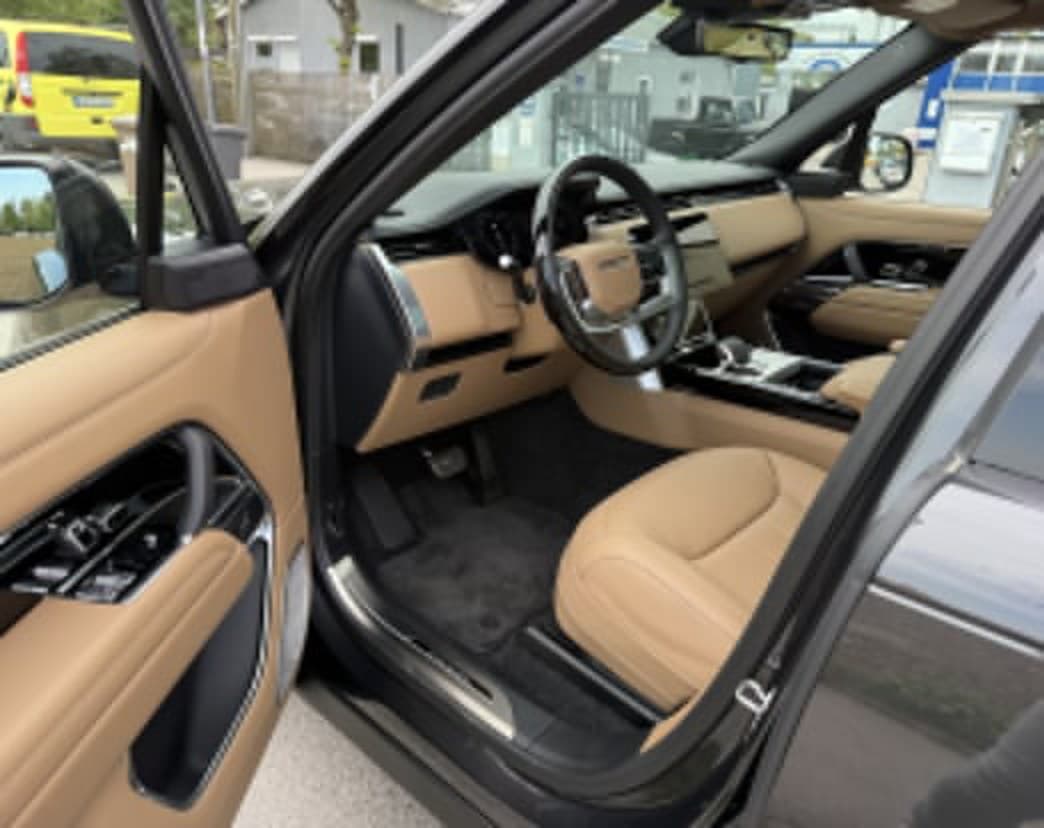 Range Rover Autobiography LWB: 12