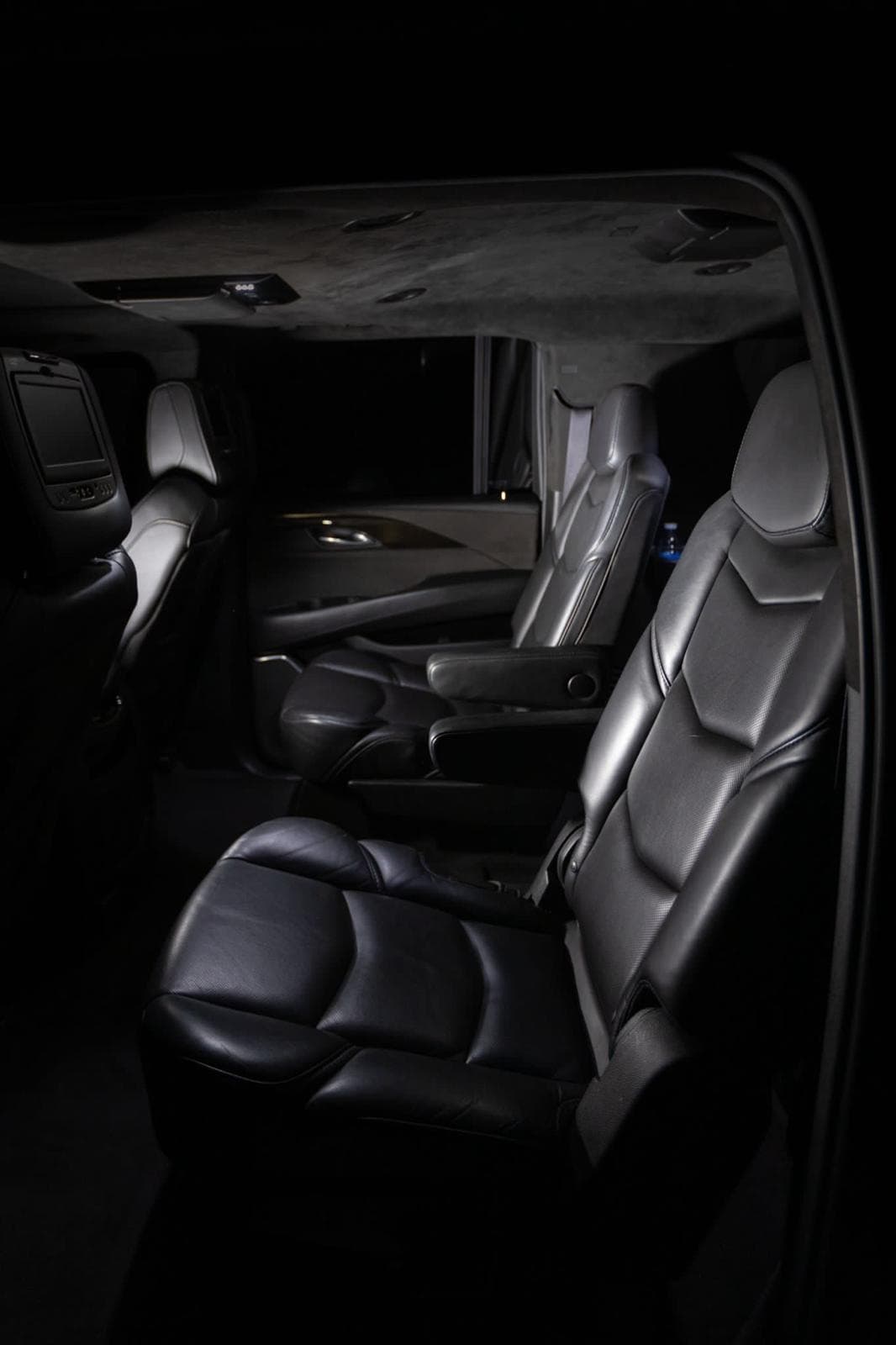 Cadillac Escalade ESV Platinum: 4