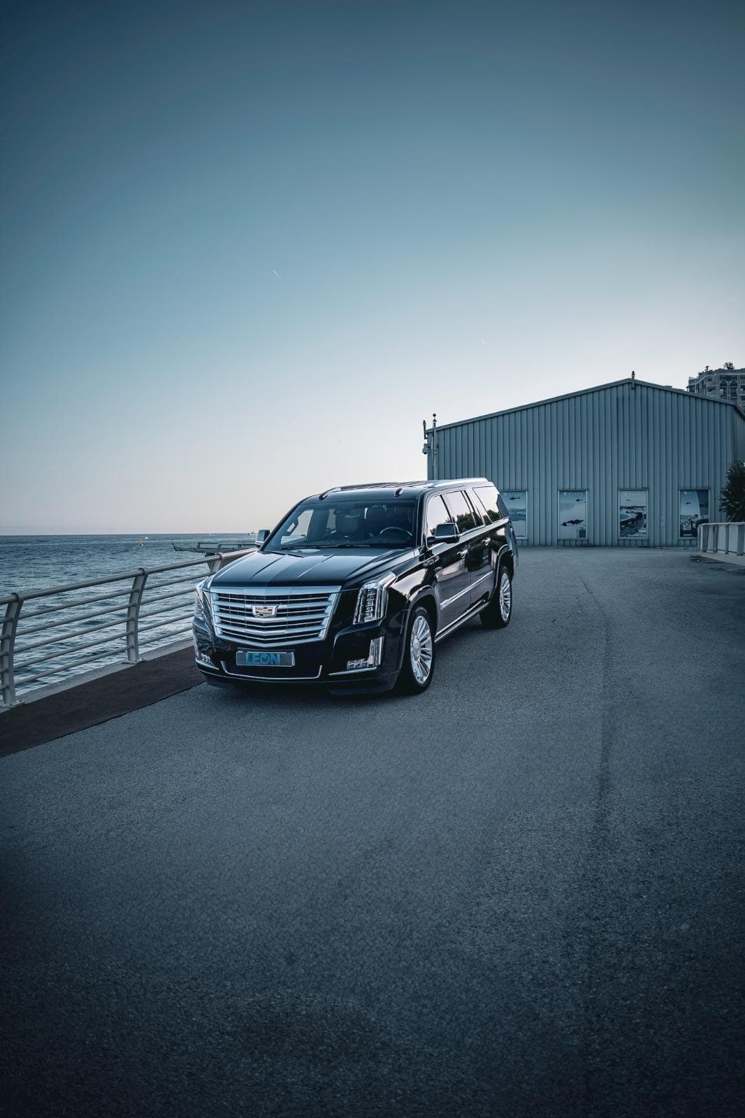 Cadillac Escalade ESV Platinum: 14