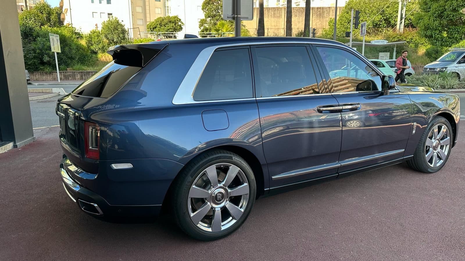Rolls-Royce Cullinan Black Badge: vue 1